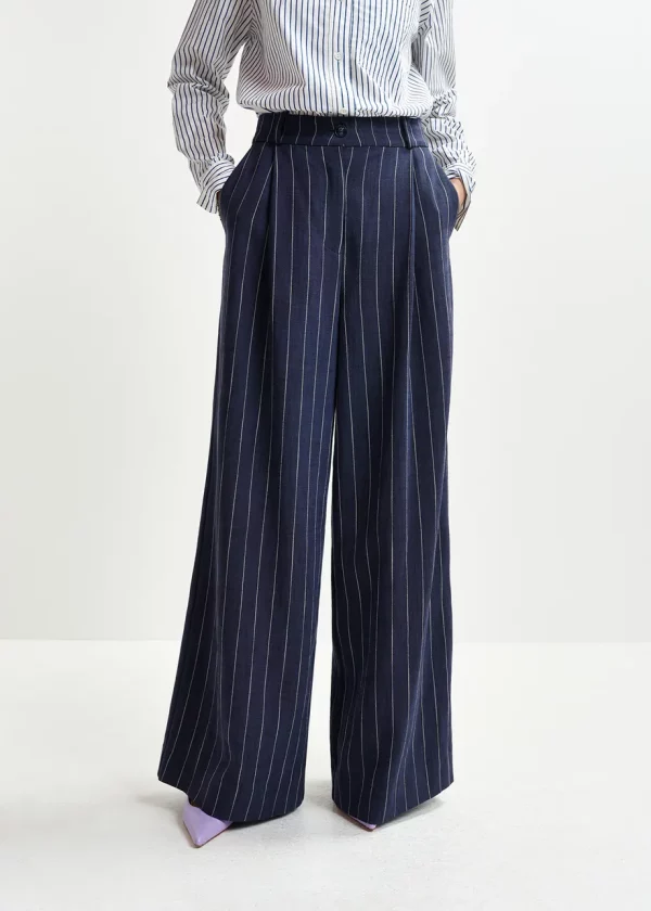 Pantalon large Essentiel à fines rayures bleu foncé et blanc – Image 2