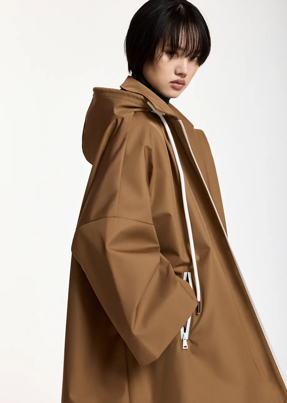Imperméable oversize à capuche camel – Image 2